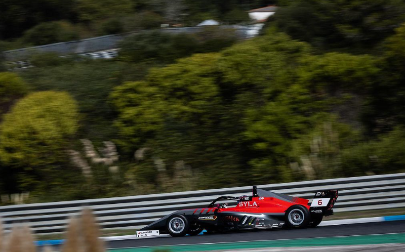 Tecnicar Motorsport Solutions consigue volver a puntuar en Estoril