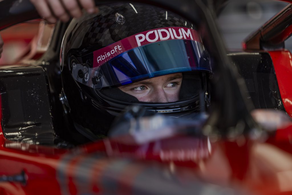 Wiktor Dobrzański se une a Tecnicar para debutar en la F4 España.