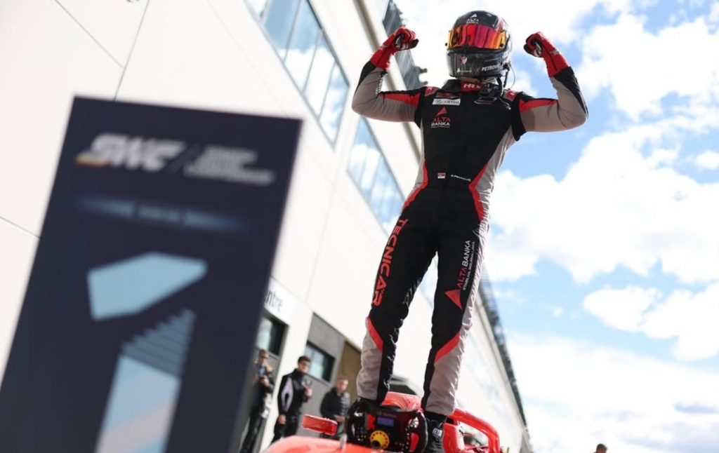 Andrej Petrovic lidera la primera victoria de Tecnicar by Amtog en Navarra