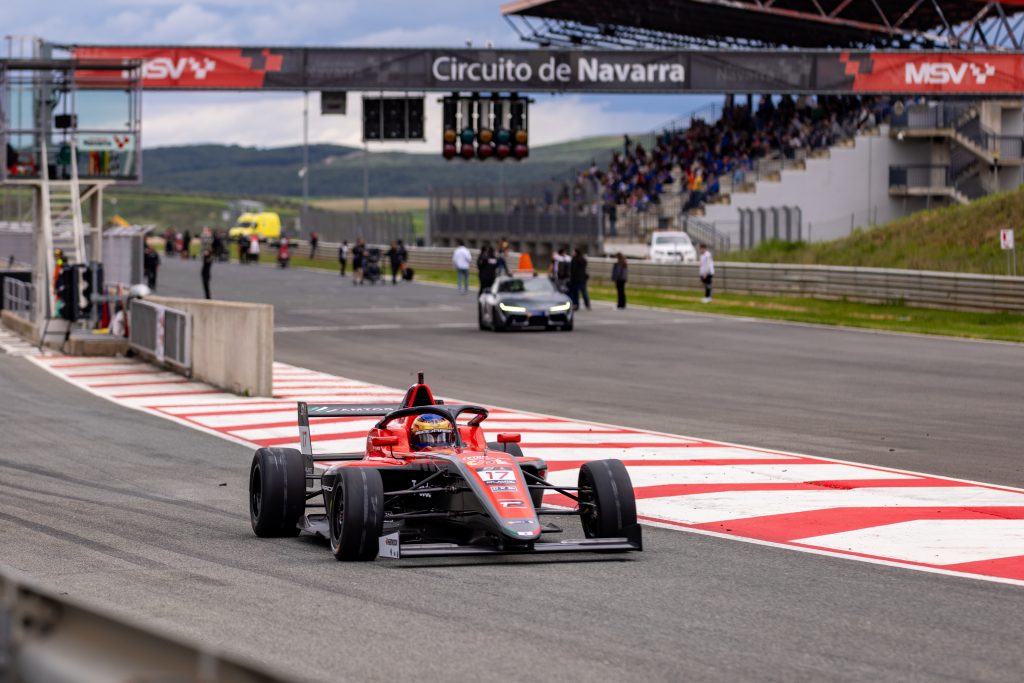 Andrej Petrovic roza el podio y Tecnicar sigue sumando en Los Arcos