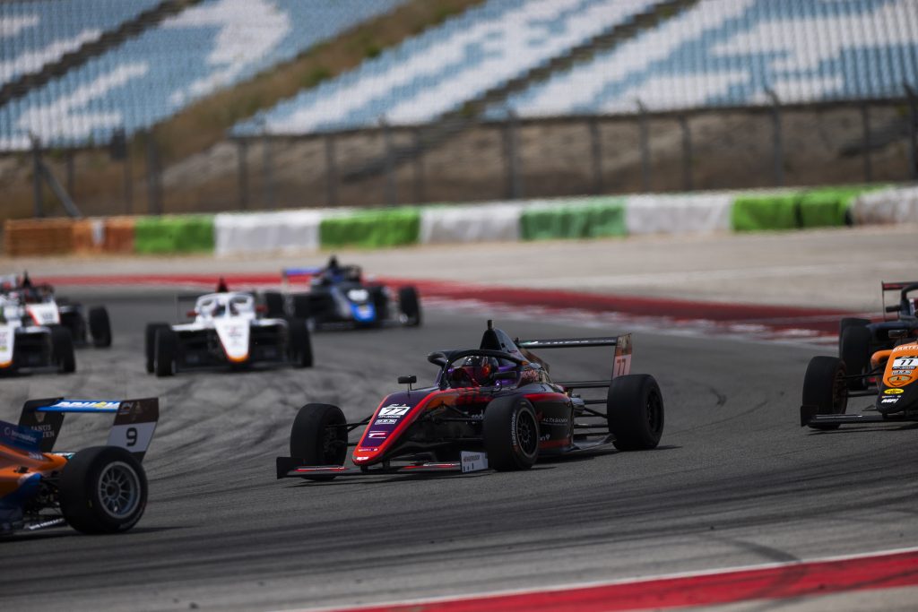 Andrej Petrović vuelve a puntuar y Tecnicar by Amtog cierra un sólido fin de semana en Portimão